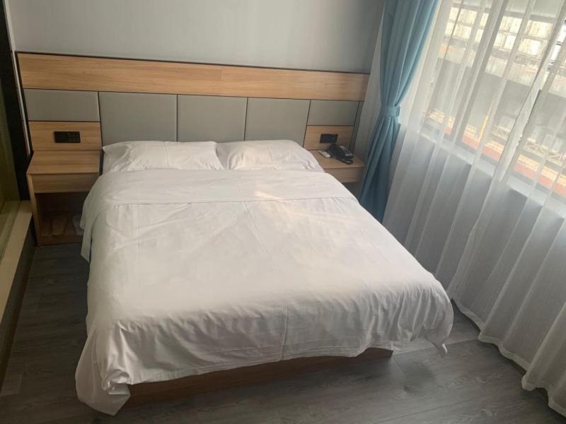 Greentree Inn Shanghai Songjiang University City New Songjiang Road Express Hotel Bagian luar foto